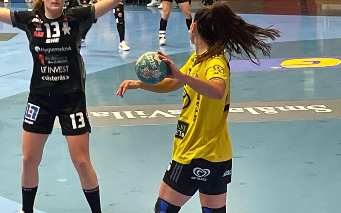 I sin första ligamatch för Sävehof gjorde hon fem mål.