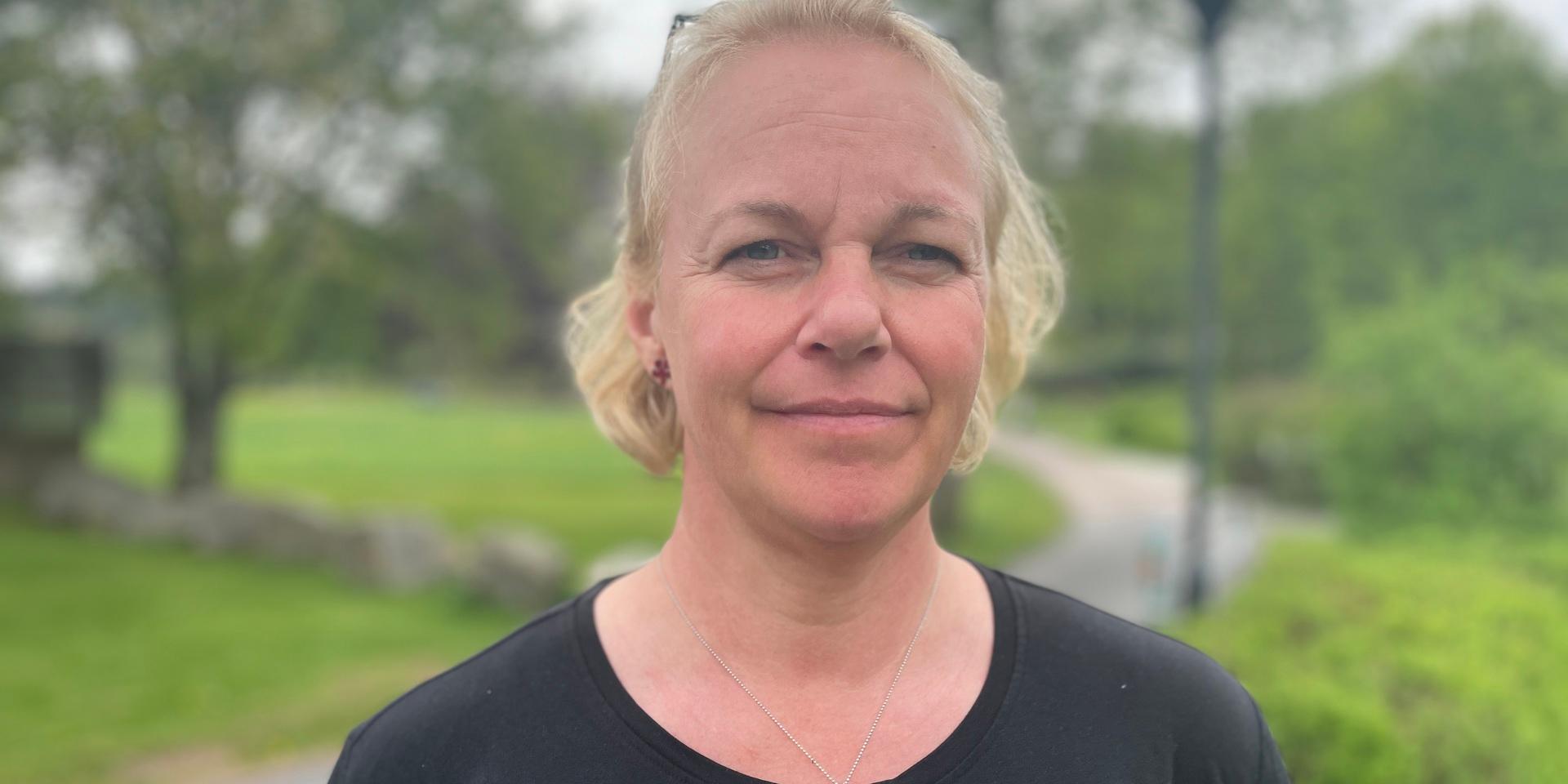 Sanna Björlin är kyrkogårdschef och är mycket nöjd med att Kvastekulla griftegård ska hamna på åtråvärd lista över sevärda trädgårdar.