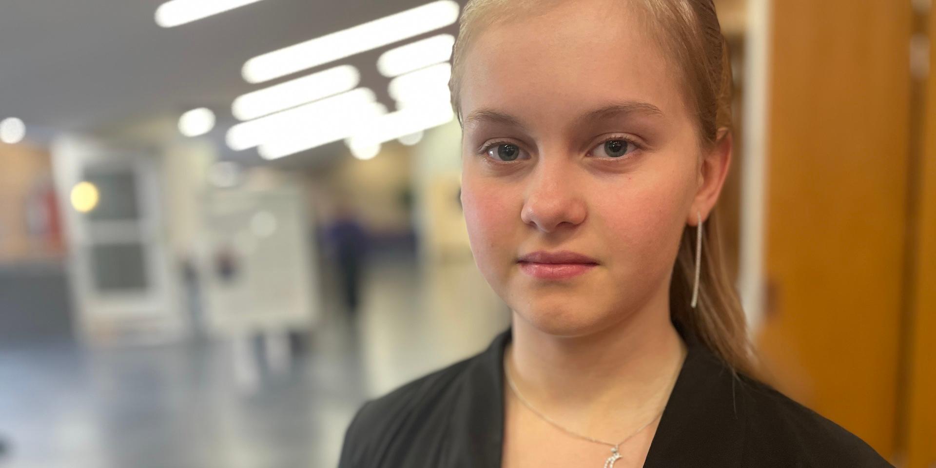 13-åriga Linnea Lindberg har spelat trumpet sedan fem år tillbaka och uppträdde på söndagen konsert.