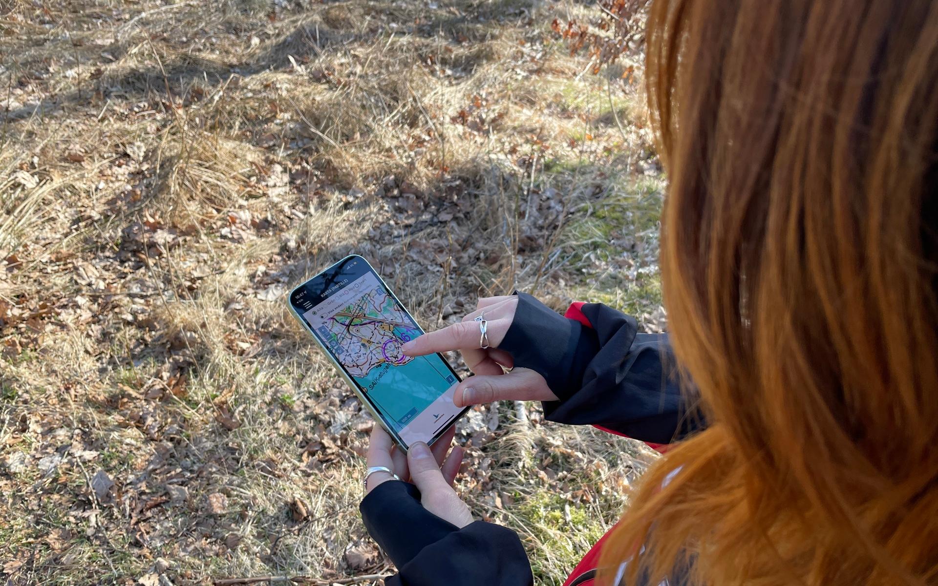 I appen kan man se kartan och i vilken slags miljö man ska leta, även aktivera GPS om man någon gång går vilse. 