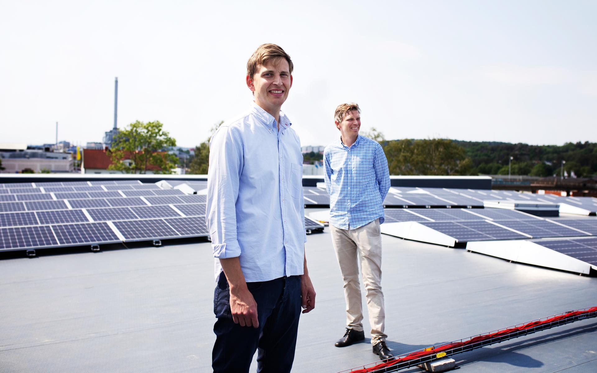Felix Müntzing och brorsan Alexander Müntzing driver Triumf Glass ihop och de har satsat på solceller på taket till den nya fabriksdelen och det nya lagret i Sävedalen.
