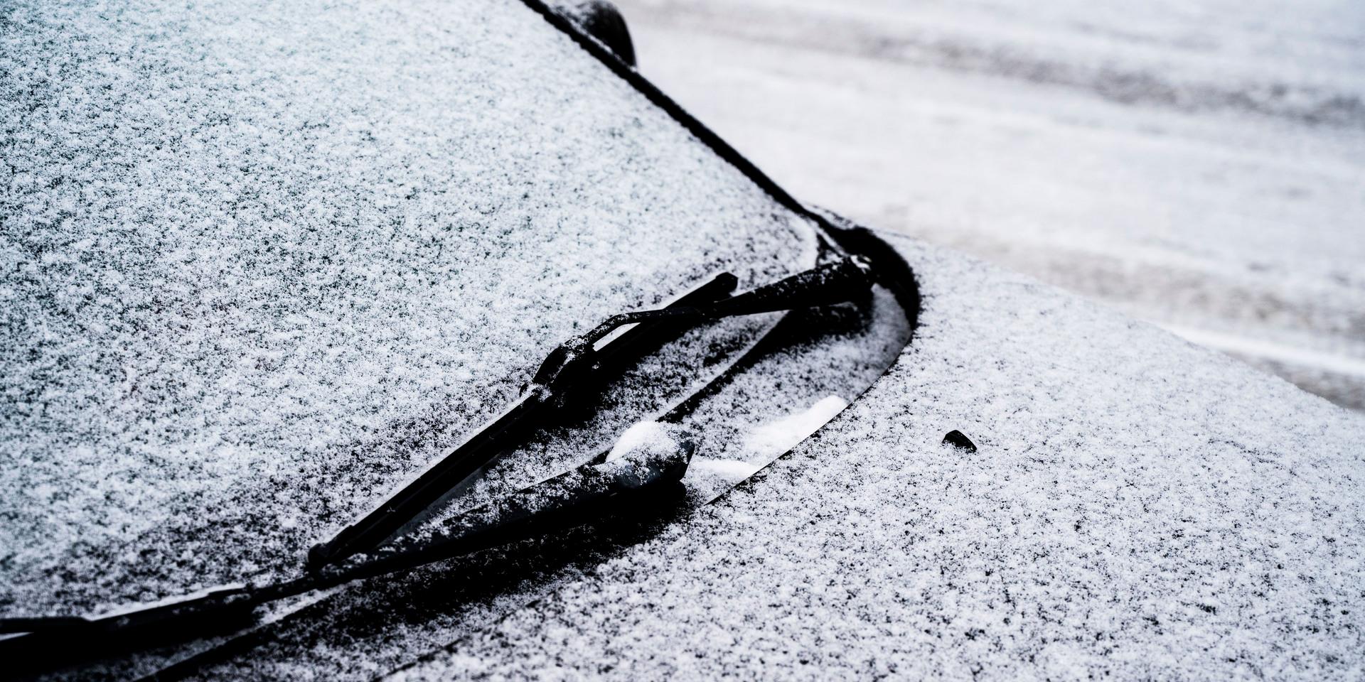 Den kalla polarluften drar in över Partille under helgen och kan ta med sig snö – men också lämna utrymme för några solglimtar. Det gäller dock att vara försiktig på vägarna, det kan bli riktig halt.
